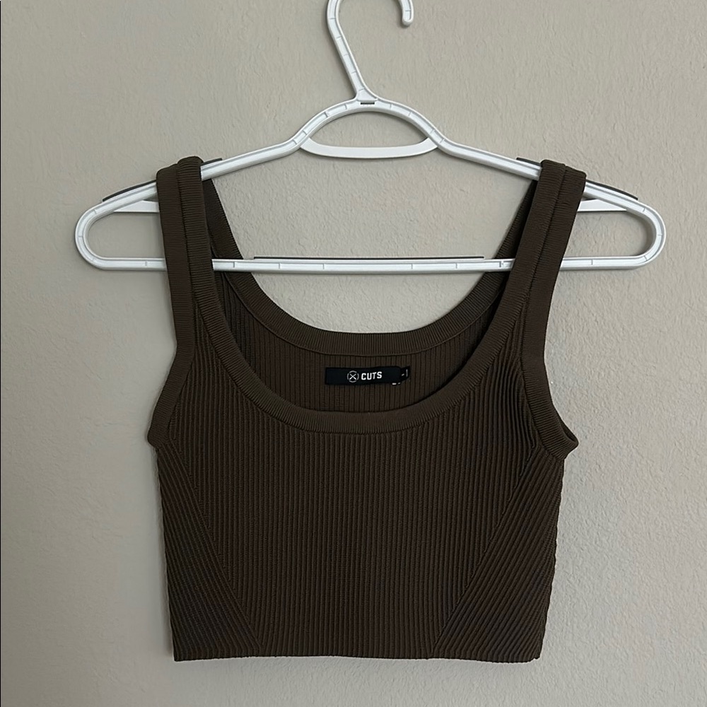 Cuts - Women's Ribbed Crop Top